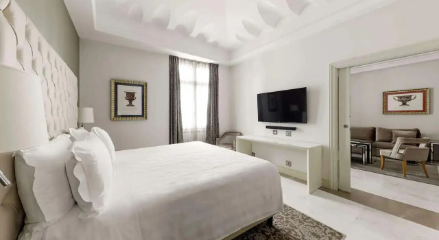 Двухместный люкс Costantino Aleph Rome Hotel, Curio Collection By Hilton
