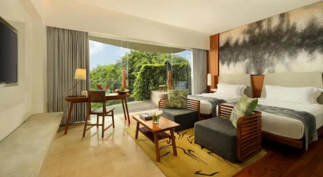 Четырёхместный люкс Impressive Nest Отель Maya Sanur Resort & Spa