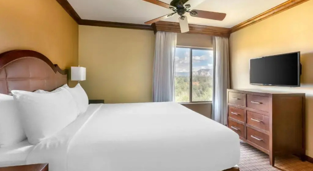Четырёхместный люкс Mesa с 2 комнатами Hilton Vacation Club Sedona Summit
