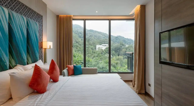 Двухместный люкс c 1 комнатой с видом на горы SKYVIEW Resort Phuket Patong Beach