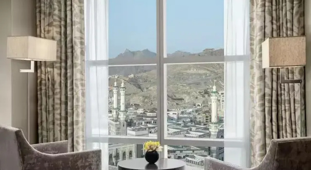 Двухместный номер с частичным видом на Харам Deluxe Doubletree By Hilton Jabal Omar Makkah
