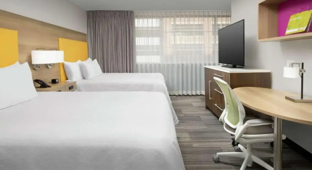 Accessible with Bathtub Studio Regency Suites Hotel Midtown