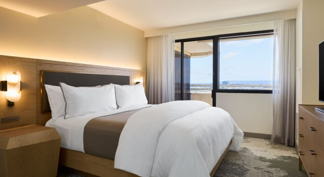 Двухместный люкс Deluxe Corner The Westin Los Angeles Airport