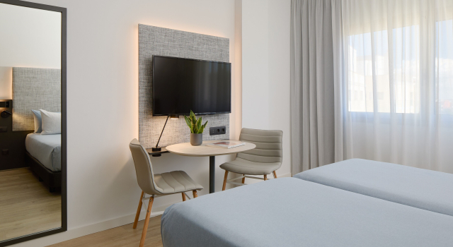 Четырёхместная студия Connecting с балконом INNSiDE by Meliá Barcelona Apolo