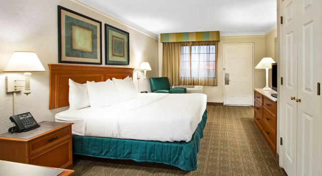 Двухместный номер Accessible La Quinta Inn by Wyndham Albuquerque Airport