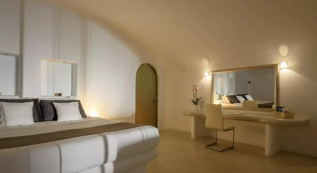 Люкс Deluxe Plunge Pool & Indoor Hot Tub Pegasus Suites & Spa