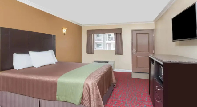 Номер Travelodge Inn & Suites by Wyndham Bell Los Angeles Area