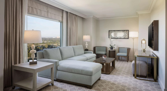Люкс Waldorf с 2 комнатами с балконом Waldorf Astoria Orlando - An Official Walt Disney World Hotel