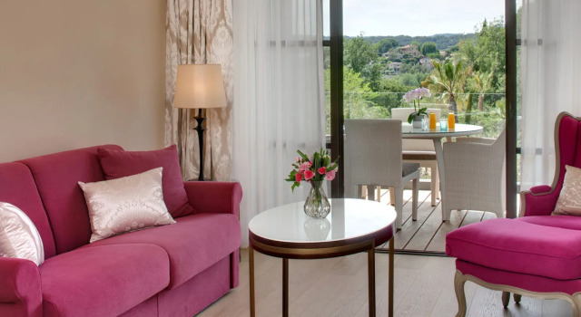 Двухместный полулюкс Prestige Hotel Le Mas De Pierre