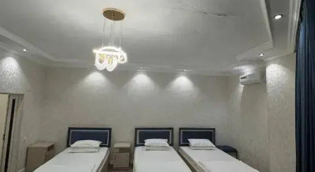 Humoyunshox Hotel, Rezervovat Hotel Hotely v Navoiy s parkováním, Parkování