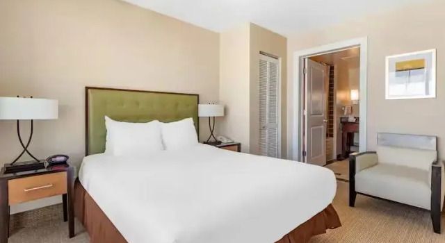 Двухместный номер Hearing Accessible c 1 комнатой с видом на город Hilton Vacation Club Ocean Beach Club