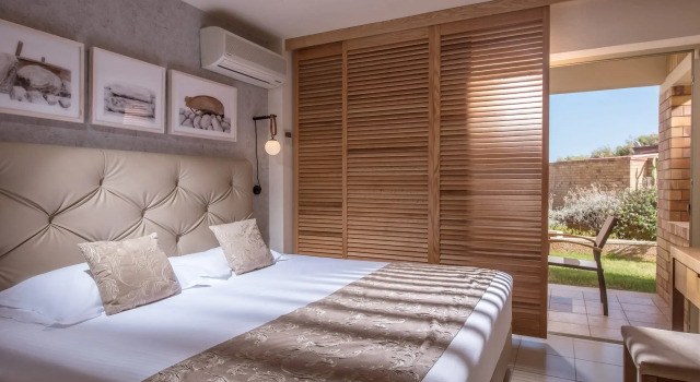 Двухместный номер с красивым видом из окна Bella Beach Hotel
