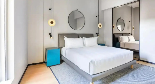 Двухместный люкс для гостей с ограниченными возможностями The Shay, a Destination by Hyatt