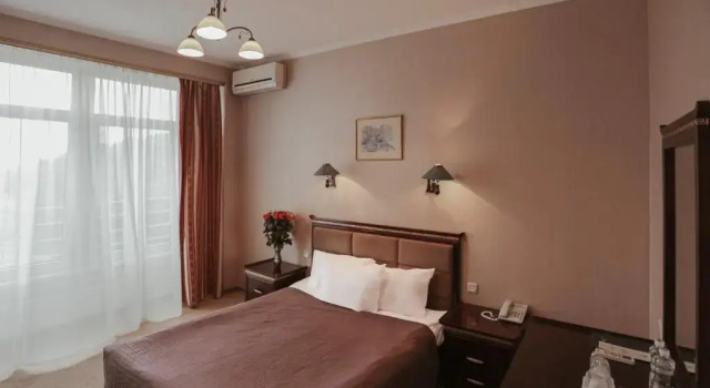 Номер Standard Готель Дніпро Dnipro Hotel