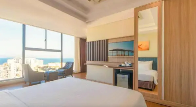 Двухместный полулюкс с балконом и с видом на море Areca Hotel Nha Trang