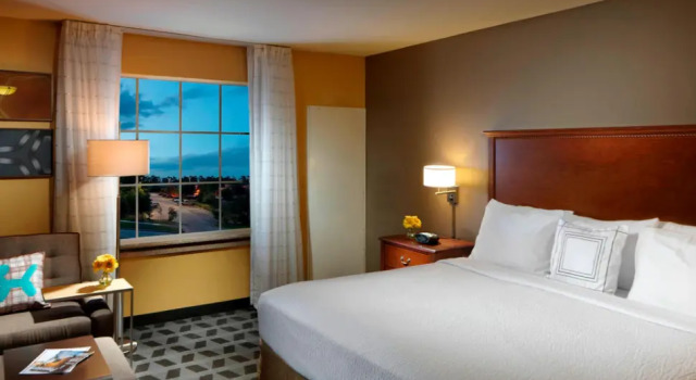 Двухместный Люкс Студио Home Office TownePlace Suites Houston Intercontinental Airport