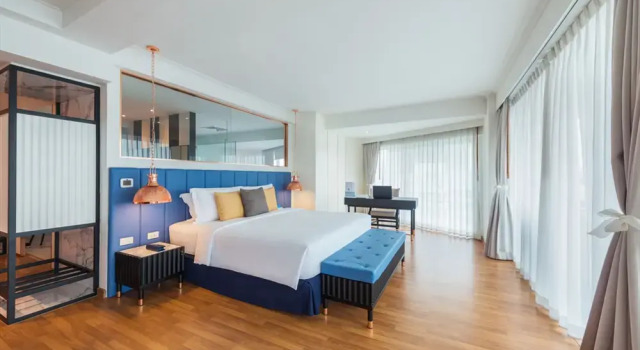 Двухместный люкс с балконом и с видом на океан The Cruise Hotel