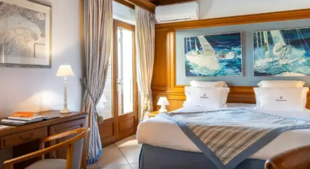 Полулюкс с видом на озеро Hôtel Restaurant Du Port