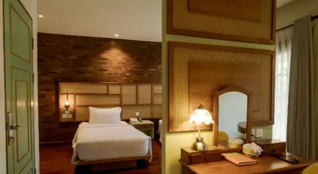 Двухместный полулюкс Utama Fourteen Roses Boutique Hotel, Kuta