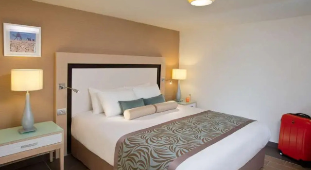 Двухместный полулюкс Herods Dead Sea   A Premium Collection by Fattal Hotels