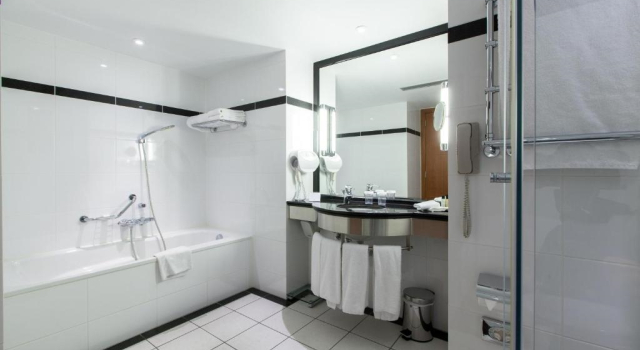 Двухместный люкс Senior Crowne Plaza Brussels Airport by IHG