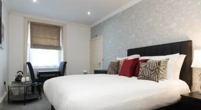 Двухместный полулюкс Royal Princes Suites