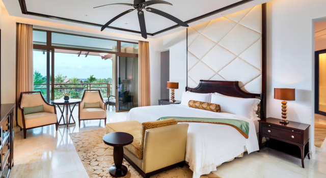 Семейный люкс St. Regis с 2 комнатами с видом на сад Курорт The St. Regis Sanya Yalong Bay