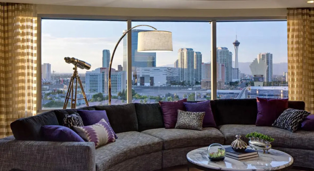 Двухместный люкс Presidential with Las Vegas strip view Renaissance Las Vegas Hotel