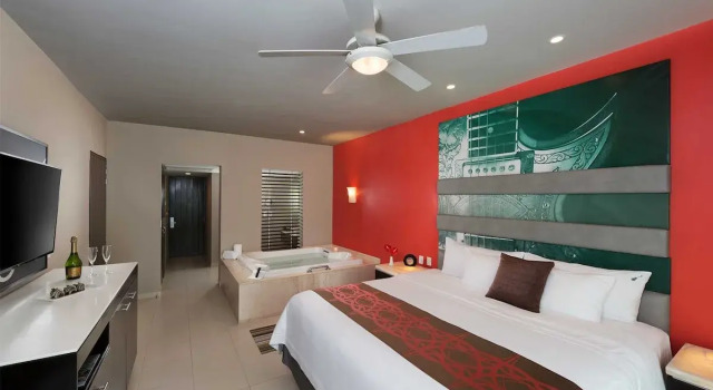 Номер Deluxe Hard Rock Hotel Vallarta All Inclusive