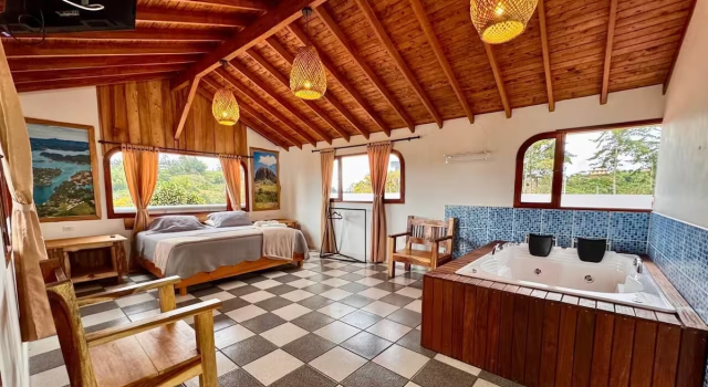 Двухместный номер Cabin Standard с балконом и с видом на горы Alto del sion  peñol guatape