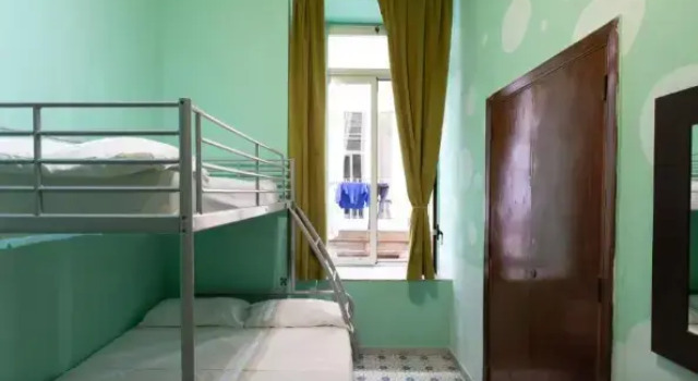 Трёхместный номер Naples Pizza Hostel