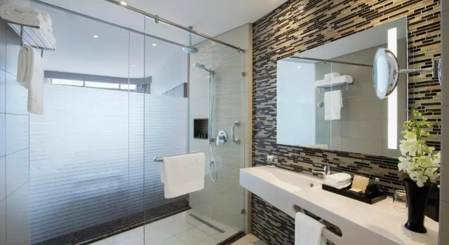 Двухместный клубный номер Pearl Rotana Capital Centre
