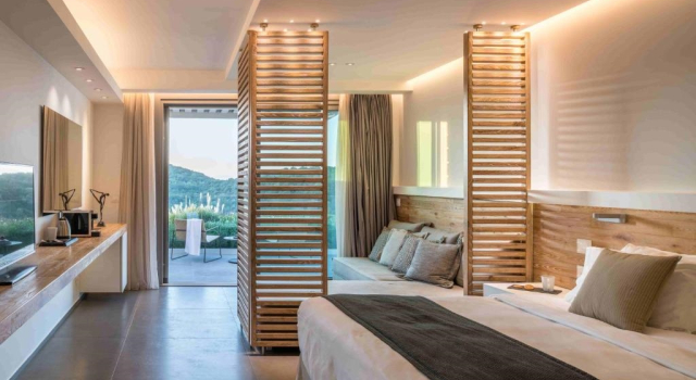 Полулюкс с бассейном Executive с видом на море Movenpick Resort Agios Nikolaos Sivota