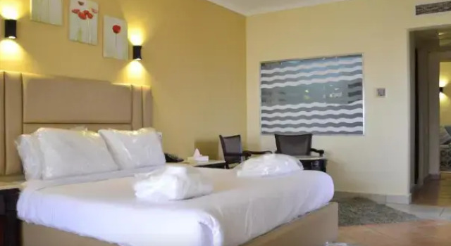 Двухместный полулюкс клубный Royal Regency Plaza Aqua Park and Spa Resort