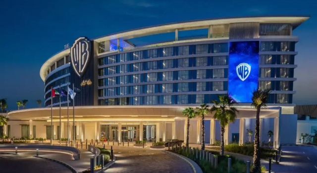 Отель The WB Abu Dhabi, Curio Collection by Hilton