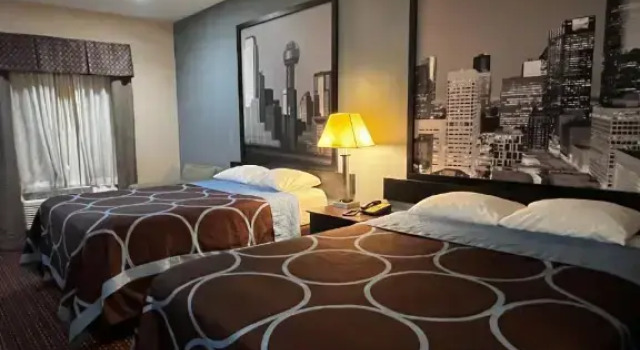 Studio Suite Super 8 by Wyndham Center