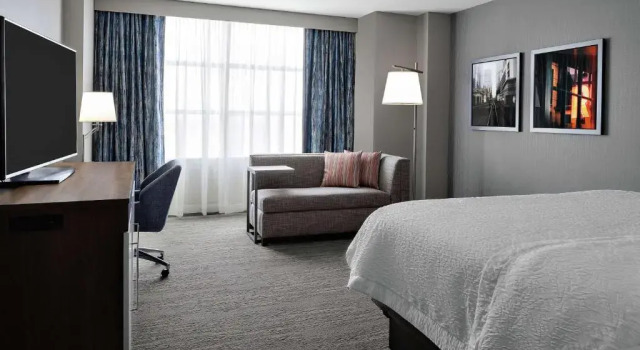 Номер Accessible Hampton Inn Chicago McCormick Place