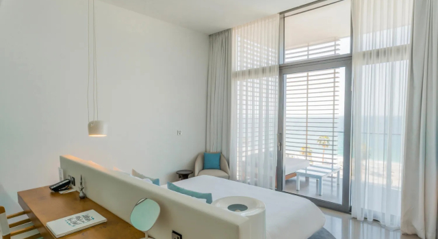Четырёхместный люкс Ultra с 2 комнатами с видом на море Nikki Beach Dubai Villa