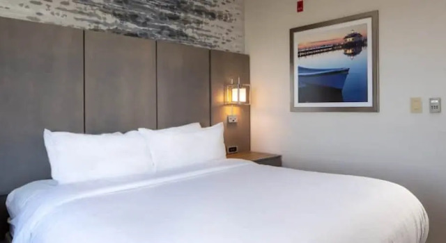 Двухместный люкс NONSMOKING 2 room с красивым видом из окна Embassy Suites by Hilton Portland Maine