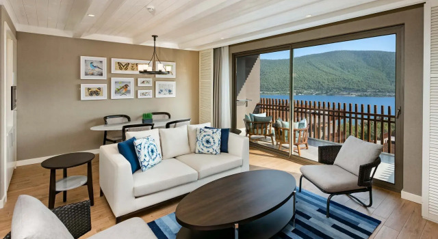 Четырёхместный люкс Семейный Titanic Luxury Collection Bodrum
