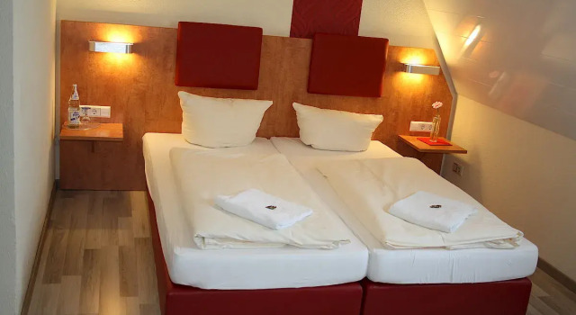 Landhotel Küffner, Reserva ahora Hotel Hoteles en Bergstraße con piscina, Piscina