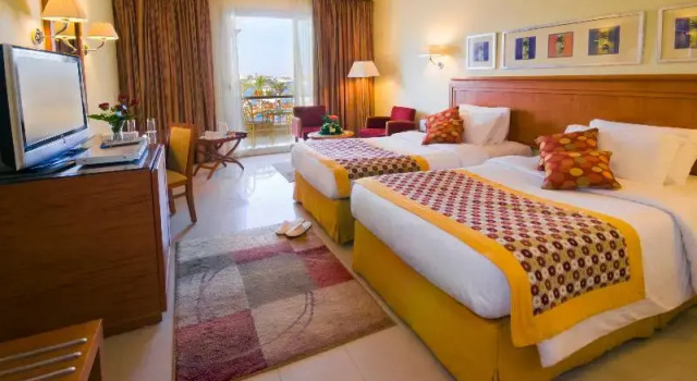 Двухместный номер клубный Royal with pool and sea view Marina Sharm Hotel