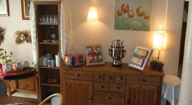 Hotel Zwei Linden, Book Hotel  