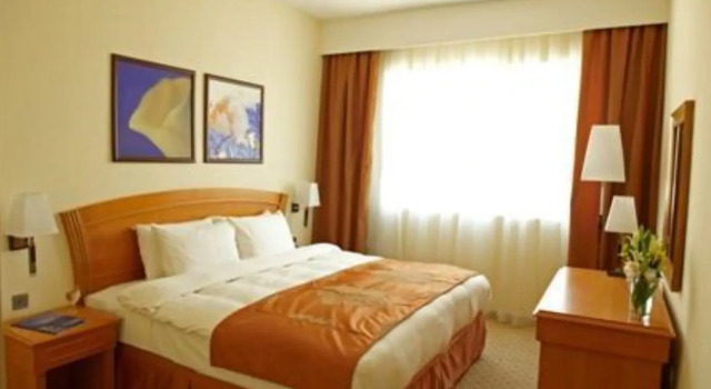 Люкс Executive с 2 комнатами Golden Tulip Sharjah