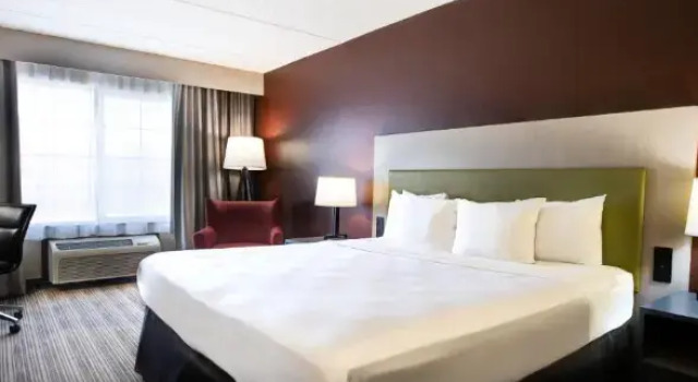 Номер Comfort Inn & Suites St Paul Northeast