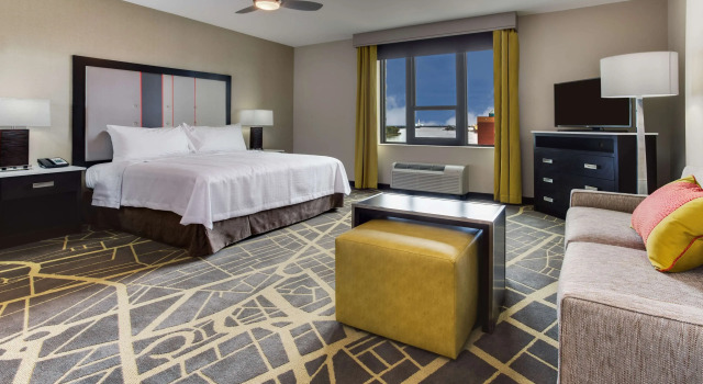 Двухместный люкс c 1 комнатой с видом на город Homewood Suites Savannah Historic District/Riverfront