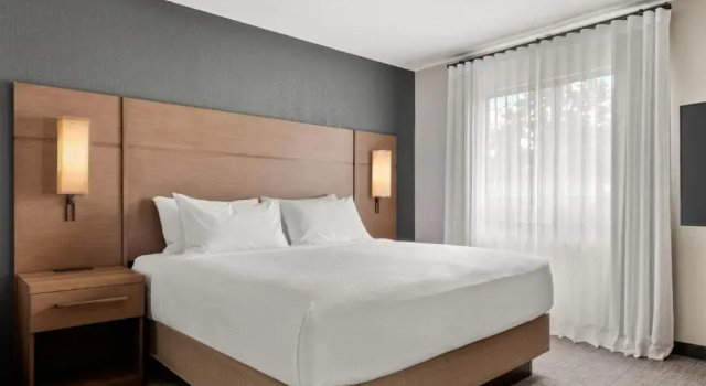 Residence Inn by Marriott Laval, Buchen Sie Hotel Laval 