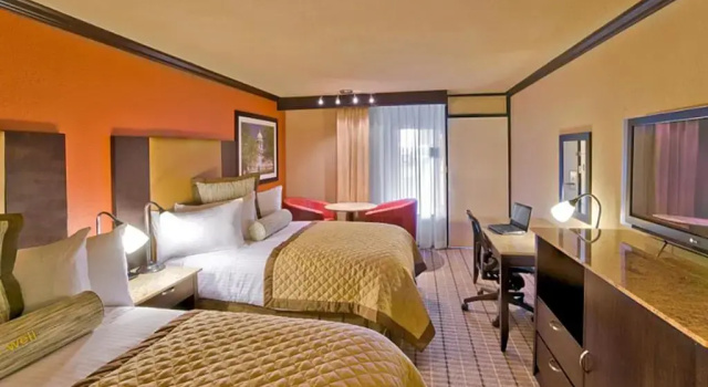 Четырёхместный люкс c 1 комнатой Wyndham Garden OKC Airport - Event Center, Indoor pool, Arcade Near Paycom, Fairgrounds