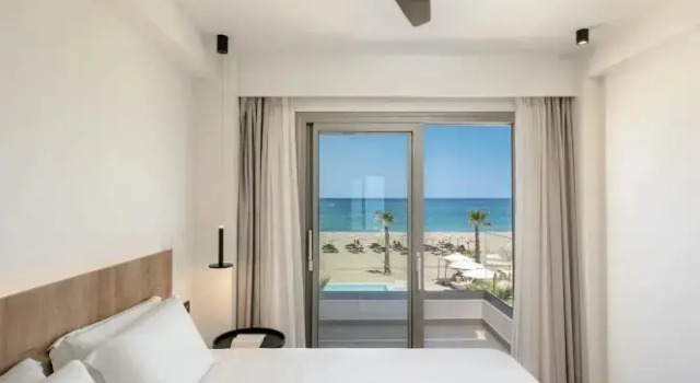 Двухместный люкс Superior с балконом и с видом на море Iperion Beach Hotel
