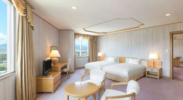 Люкс Classic Deluxe с 2 комнатами Mercure Nagano Matsushiro Resort & Spa